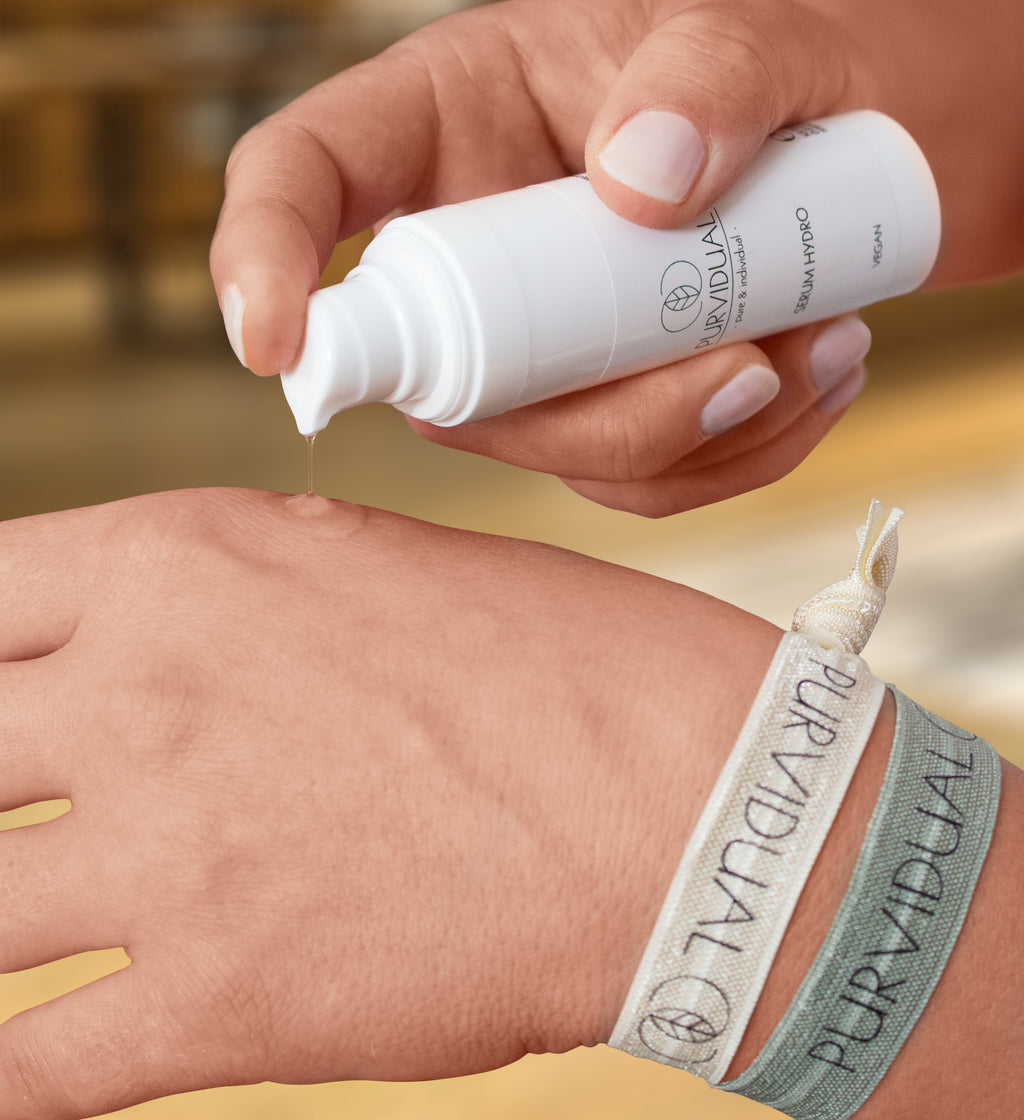 Ein Serum ist ideal bei trockener Haut, unreiner Haut, schuppiger Haut, fettiger Haut. 