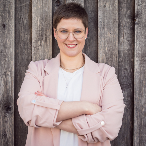 Kristin Schnödt, die Gründerin von der veganen Gesichtspflege PURVIDUAL, reine Inhaltsstoffe und individuell für dich.